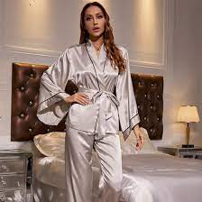 Luxurious Silk Pajamas - Indulge in Ultimate Comfort